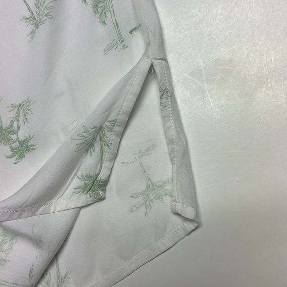 Lucky Brand women’s short sleeve shirt with green palm trees size M - Picture 6 of 7